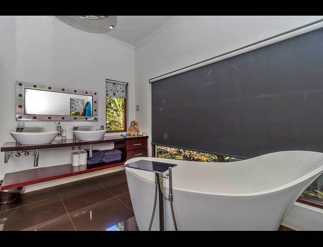 2,052M² INVESTMENT FOR SALE IN WATERFALL